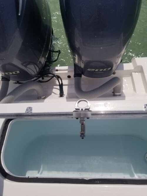 Contender 21 Open/23 Open Livewell Lid, Contender 25 Open Live Well Lid, Contender 27 T 2007 Live Well Lid, Contender 31 Open Live Well Lid, Contender 33 T 2008 Live Well Lid ,Contender 25 Bay Livewell Lid, Contender 25T Livewell Lid, Contender 28S/28T Livewell Lid, Contender 30T/ST 32T/ST, 35T/ST, 39T/ST, Contender Baitwell Lid