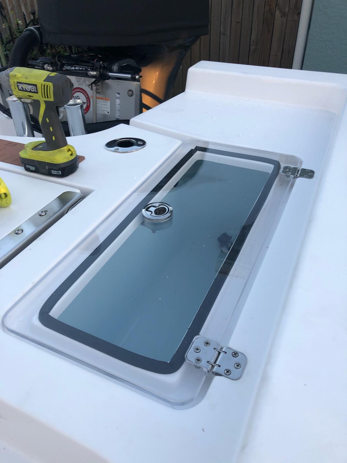 Custom bait well lid