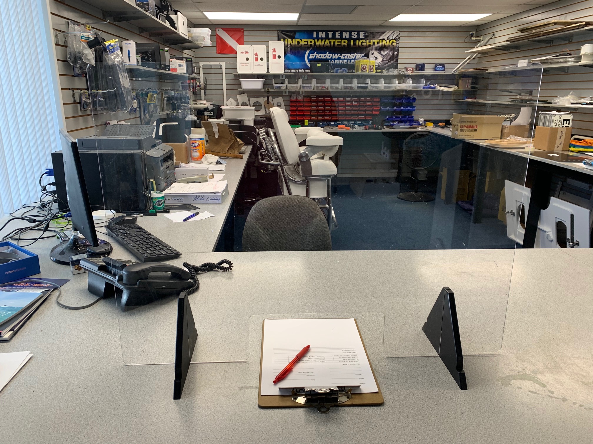 Sneeze Guard 32x24 24x32 Mountable with Reach Through Hole